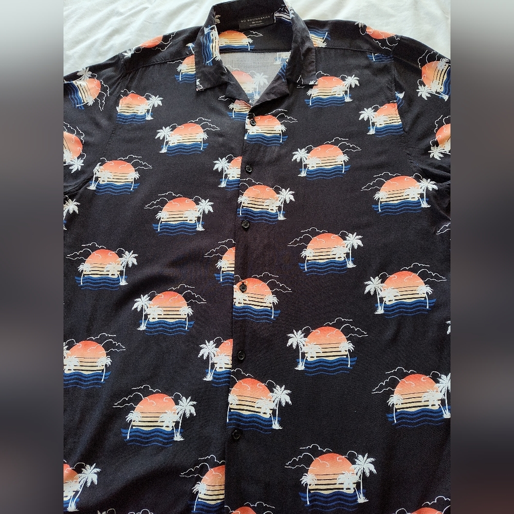 NO BOUNDARIES. Men's Button Up Shirt. Size 2XL (50-52). Short Sleeves.